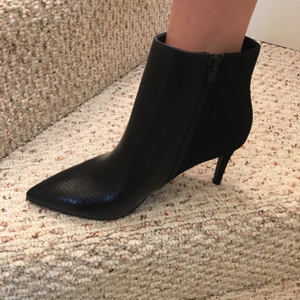 Sale🌼🌼🌼off brand new black snake skin boogie boots - Picture 1 of 6